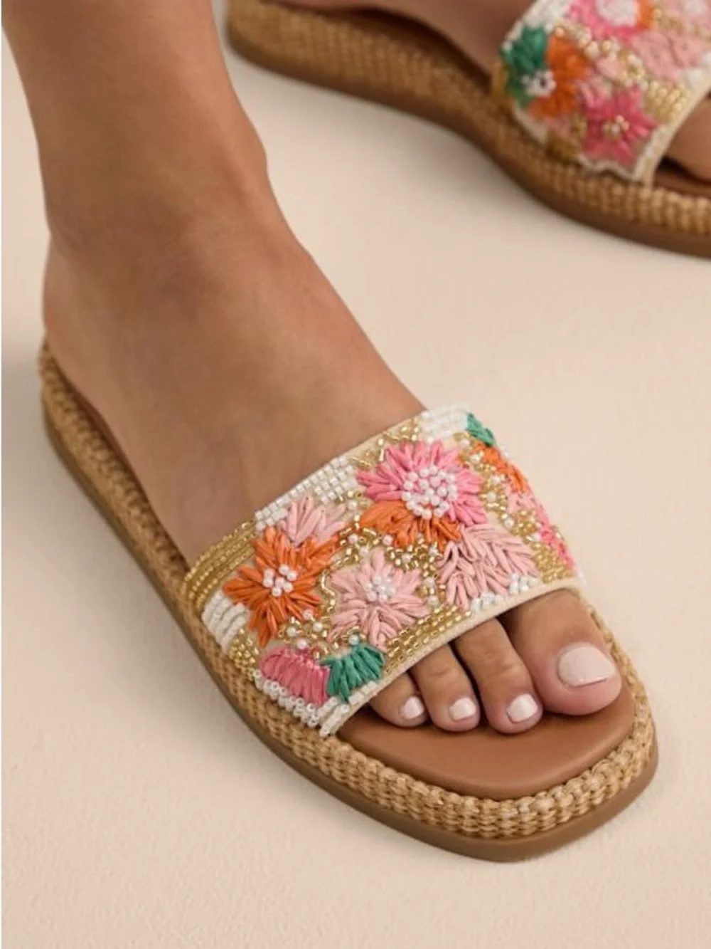 Steve Madden Beaded Floral Slide Sandals Raffia Platform Size 9 #018
